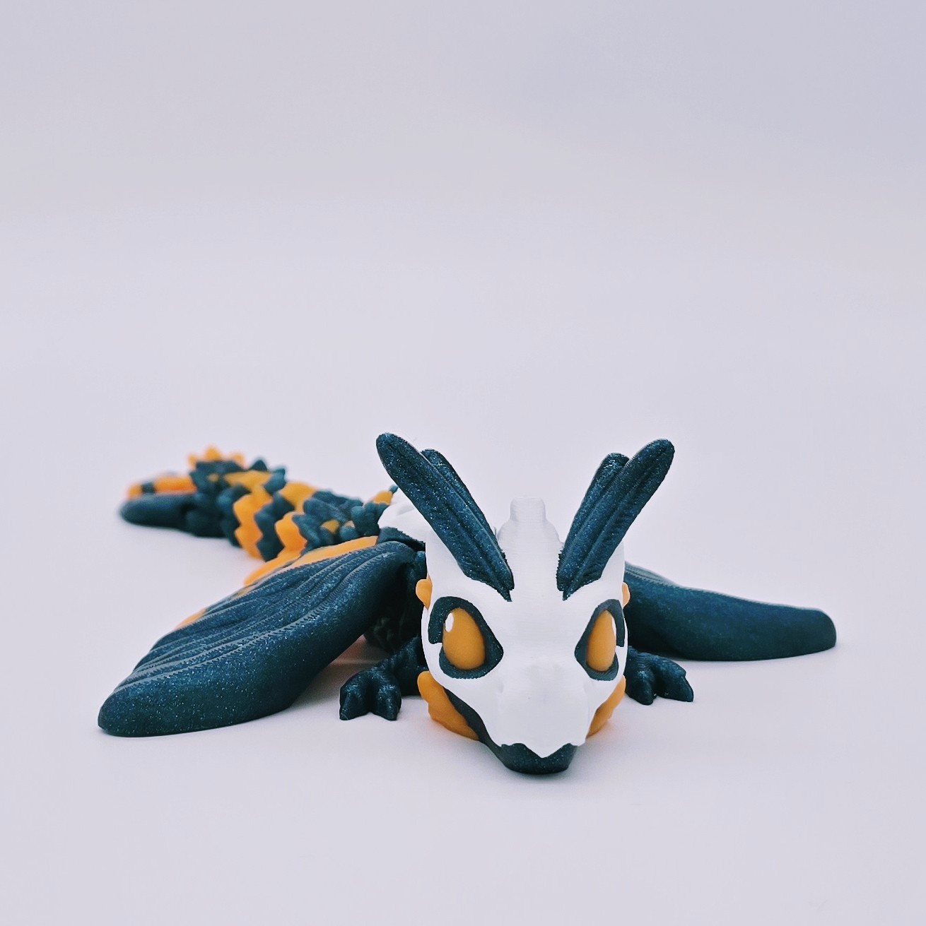 Totenkopfmotte Drache Baby Ansicht 3